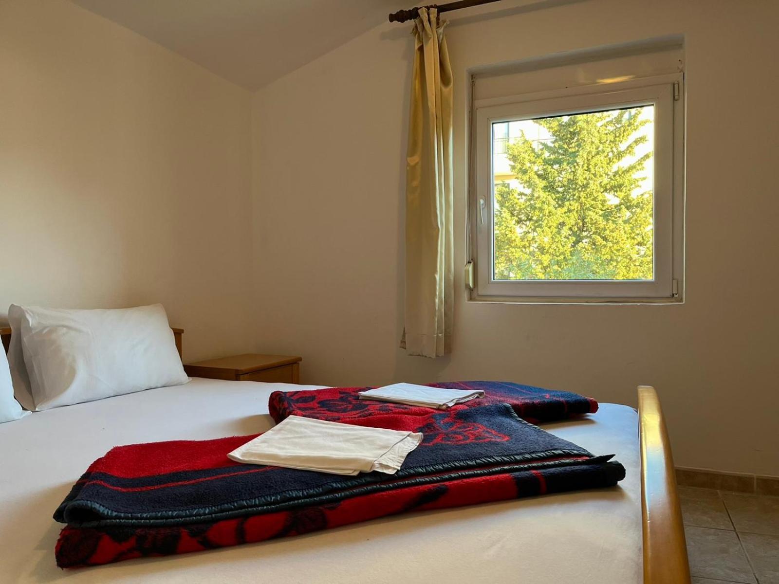 Apartments And Room Mv Petrovac Exterior foto