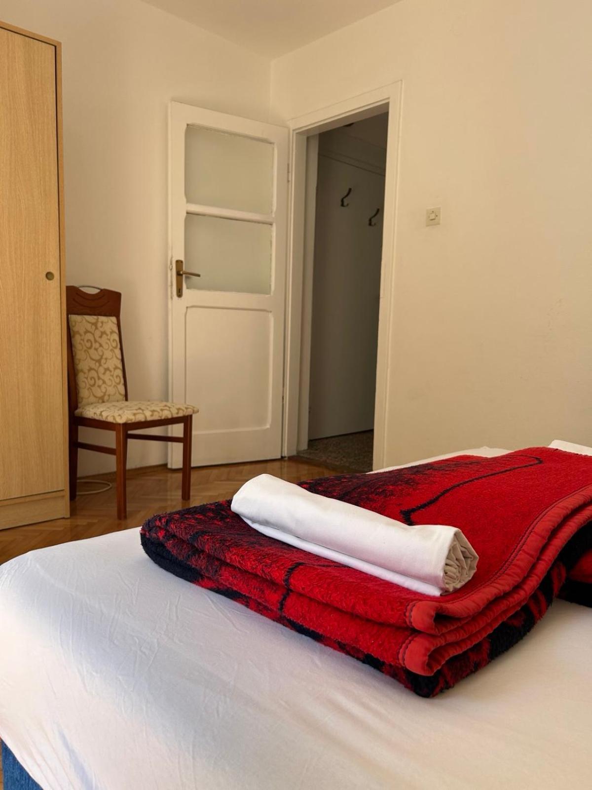 Apartments And Room Mv Petrovac Quarto foto
